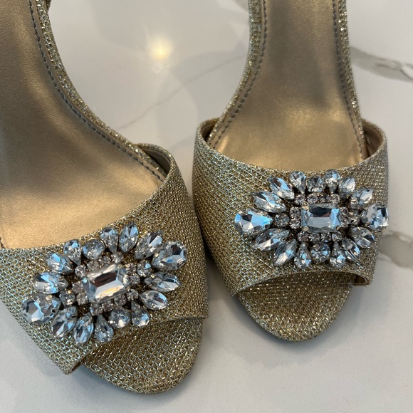 Badgley Mischka Evening Shoes - Picture 5 of 9